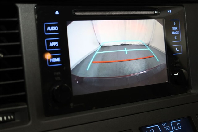 Thumbnail: 2015 Toyota Sienna - 15