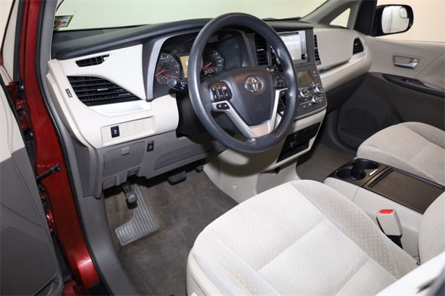 Thumbnail: 2015 Toyota Sienna - 2