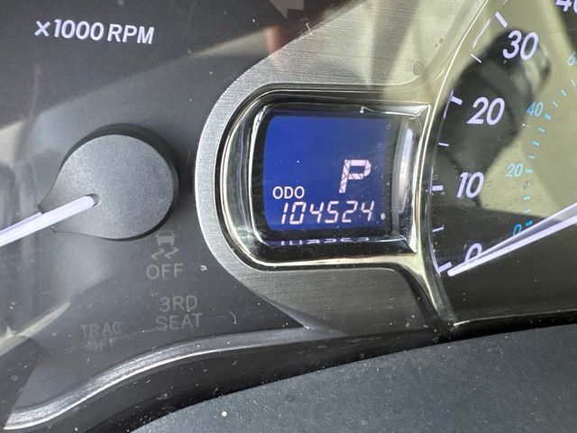 Thumbnail: 2011 Toyota Sienna - 9