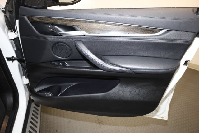 Thumbnail: 2016 BMW X6 - 37