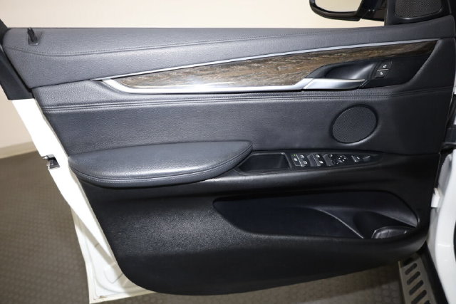 Thumbnail: 2016 BMW X6 - 27