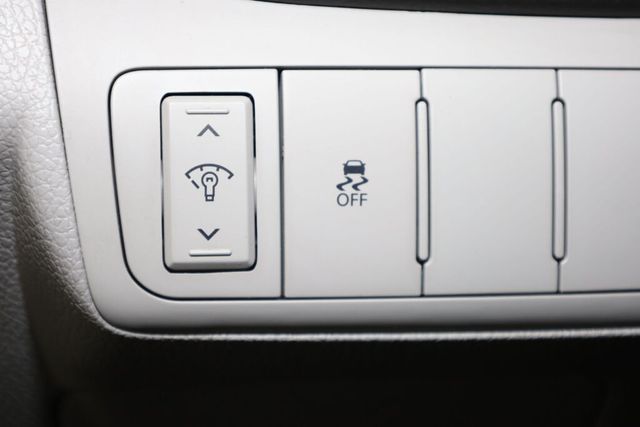 Thumbnail: 2012 Kia Optima - 27