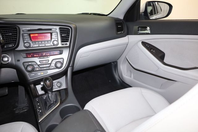 Thumbnail: 2012 Kia Optima - 28