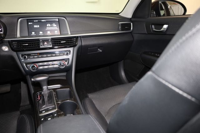 Thumbnail: 2019 Kia Optima - 16