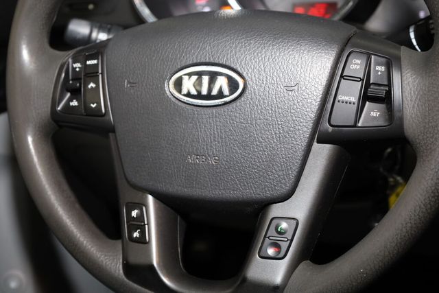Thumbnail: 2012 Kia Sorento - 30
