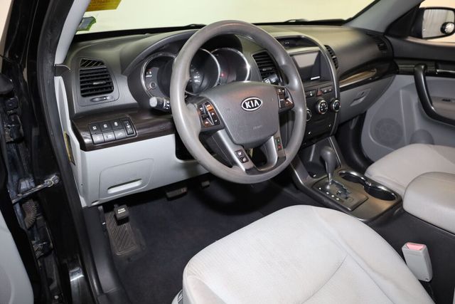 Thumbnail: 2012 Kia Sorento - 2