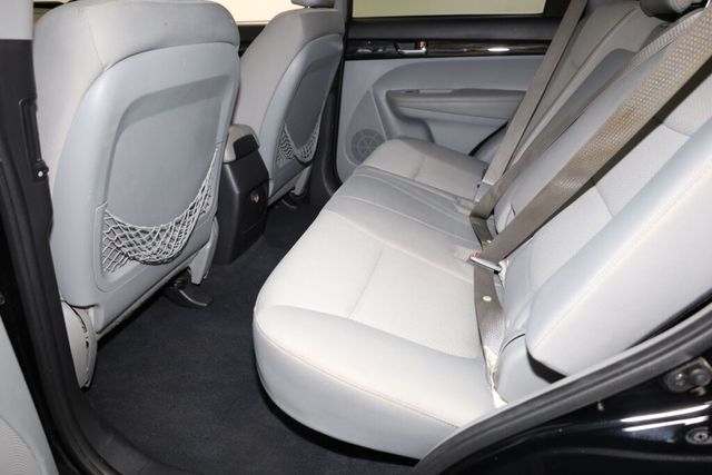 Thumbnail: 2012 Kia Sorento - 12