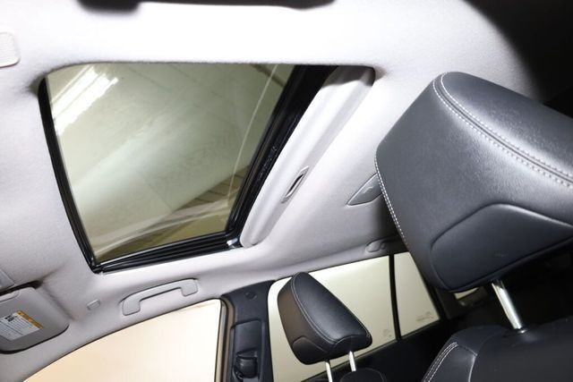 Thumbnail: 2024 Toyota Corolla Cross - 32