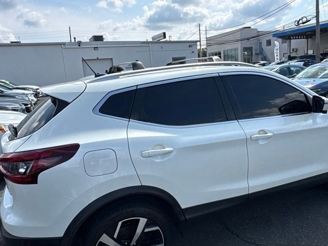 Thumbnail: 2021 Nissan Rogue Sport - 18