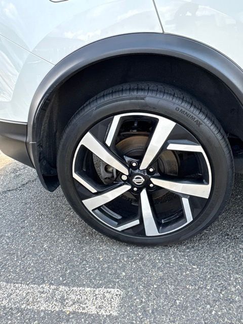 Thumbnail: 2021 Nissan Rogue Sport - 28