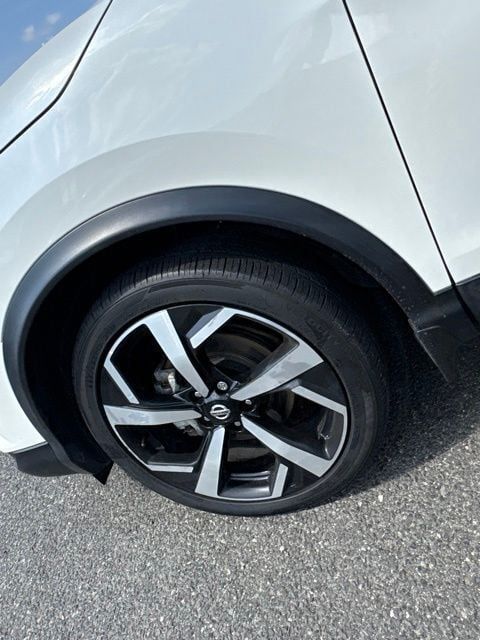 Thumbnail: 2021 Nissan Rogue Sport - 31