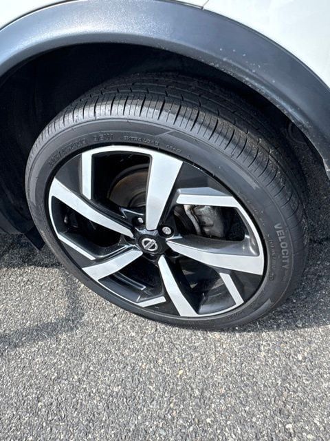 Thumbnail: 2021 Nissan Rogue Sport - 30