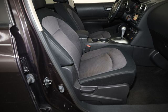Thumbnail: 2012 Nissan Rogue - 33