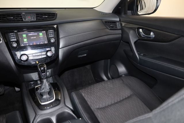 Thumbnail: 2019 Nissan Rogue - 32
