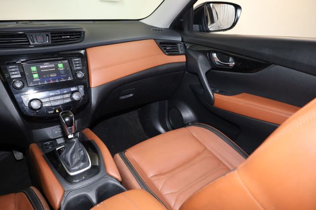 Thumbnail: 2018 Nissan Rogue - 32