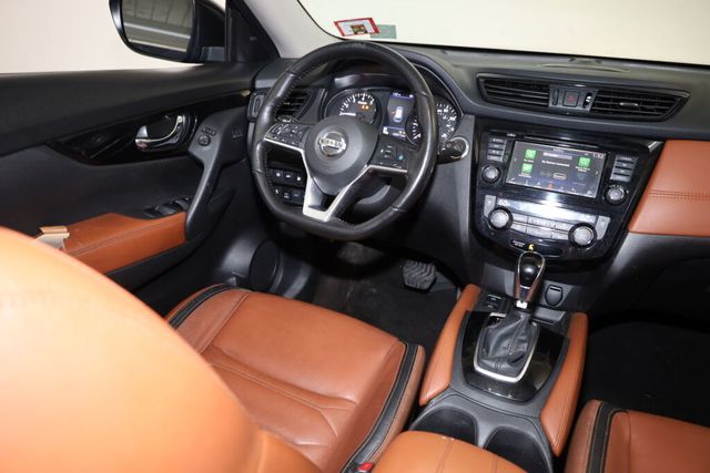 Thumbnail: 2018 Nissan Rogue - 13