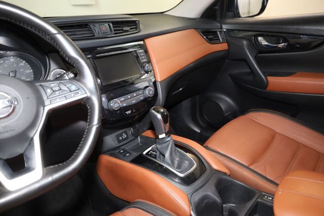 Thumbnail: 2018 Nissan Rogue - 9