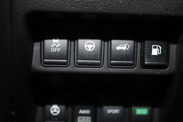 Thumbnail: 2018 Nissan Rogue - 30