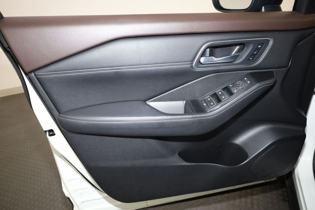 Thumbnail: 2021 Nissan Rogue - 27