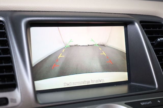 Thumbnail: 2012 Nissan Murano - 16