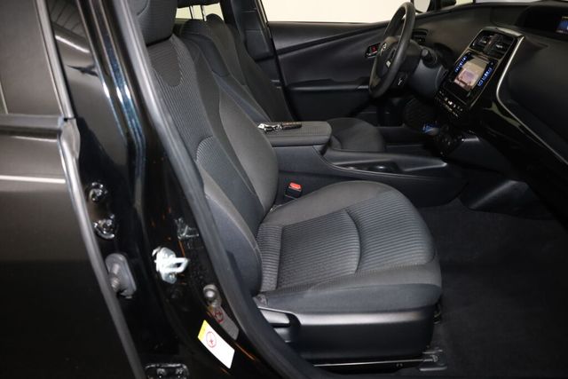 Thumbnail: 2016 Toyota Prius - 10