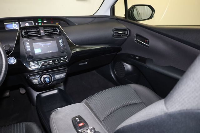 Thumbnail: 2016 Toyota Prius - 27