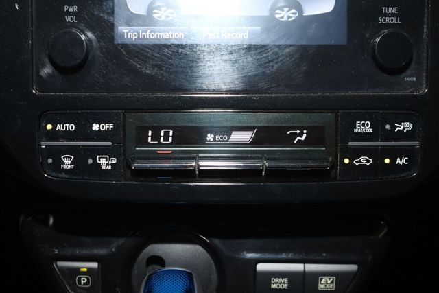 Thumbnail: 2016 Toyota Prius - 30