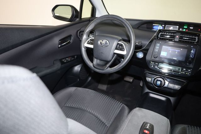 Thumbnail: 2016 Toyota Prius - 12