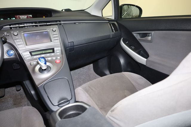 Thumbnail: 2012 Toyota Prius - 17