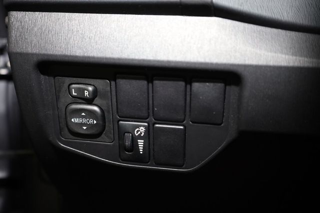 Thumbnail: 2012 Toyota Prius - 29