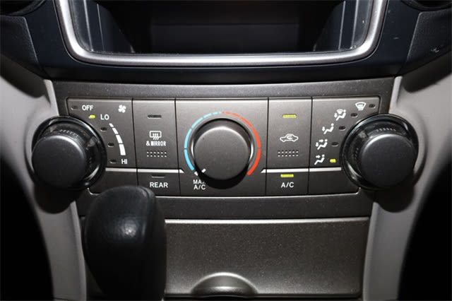 Thumbnail: 2013 Toyota Highlander - 33