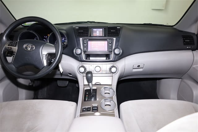 Thumbnail: 2013 Toyota Highlander - 13