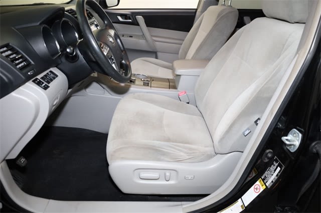 Thumbnail: 2013 Toyota Highlander - 10