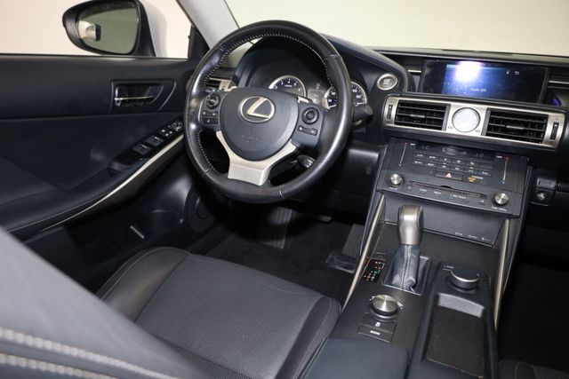 Thumbnail: 2016 Lexus IS - 13
