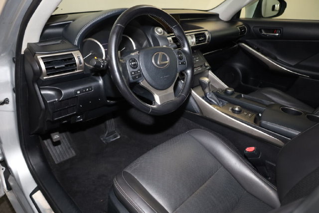 Thumbnail: 2016 Lexus IS - 2