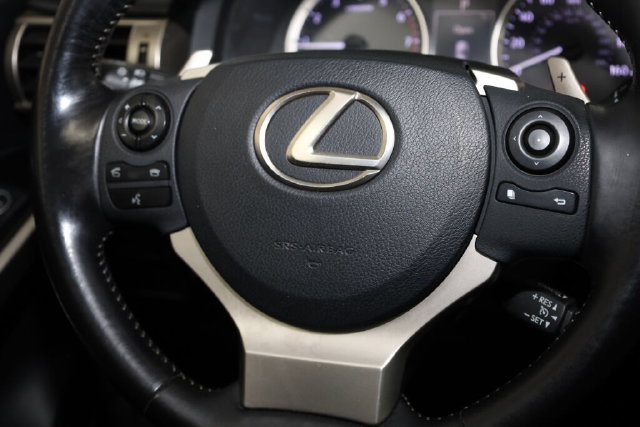 Thumbnail: 2016 Lexus IS - 37