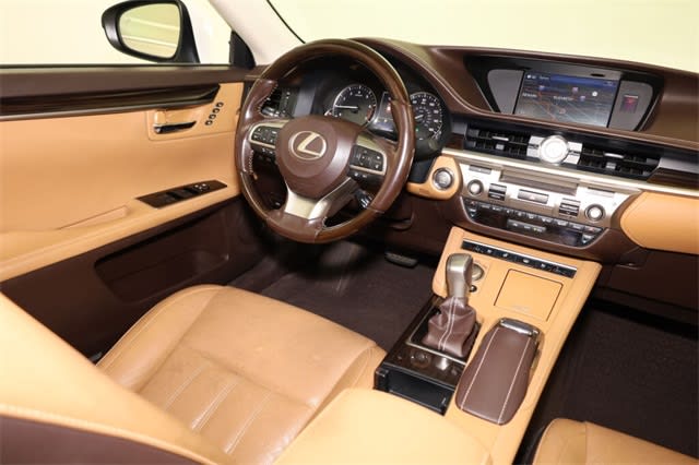 2016 Lexus ES 350 9