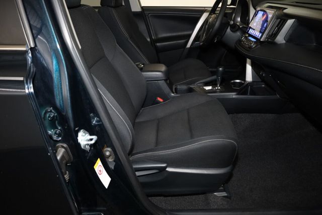 Thumbnail: 2018 Toyota RAV4 - 37