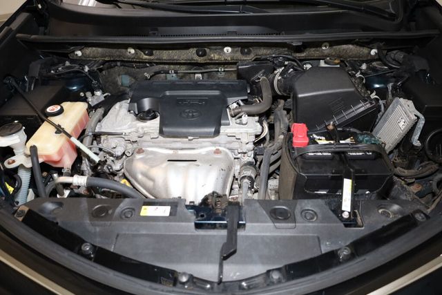 Thumbnail: 2018 Toyota RAV4 - 8