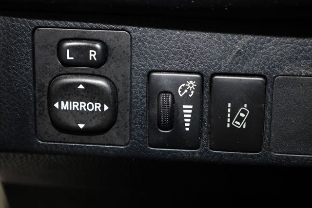 Thumbnail: 2017 Toyota RAV4 - 28