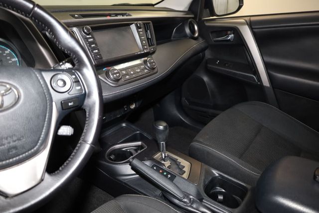 Thumbnail: 2017 Toyota RAV4 - 9
