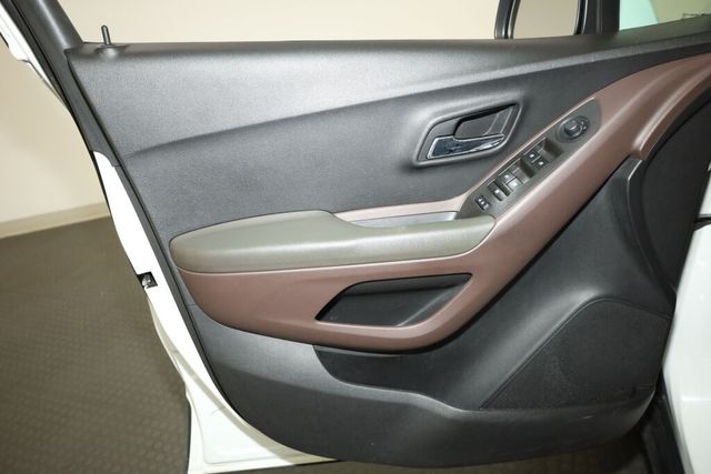Thumbnail: 2015 Chevrolet Trax - 27