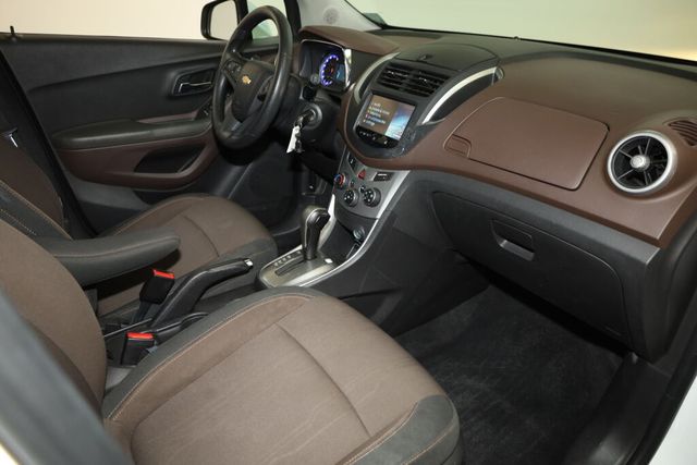 Thumbnail: 2015 Chevrolet Trax - 35