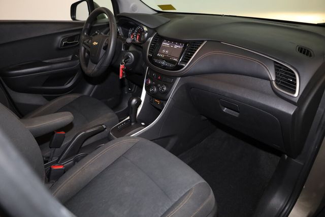 Thumbnail: 2022 Chevrolet Trax - 35