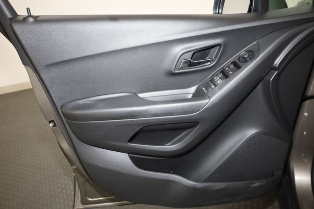 Thumbnail: 2022 Chevrolet Trax - 27
