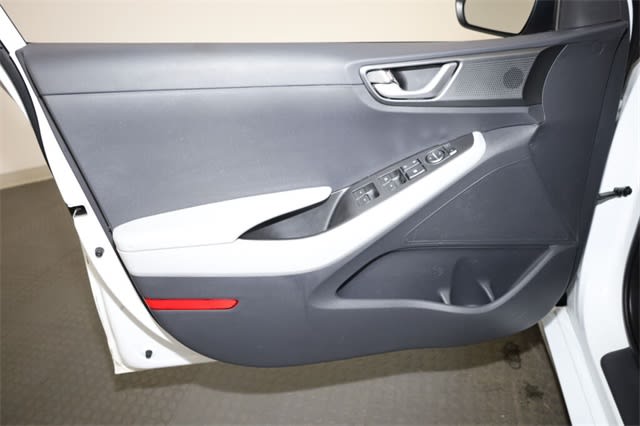 Thumbnail: 2022 Hyundai Ioniq - 27