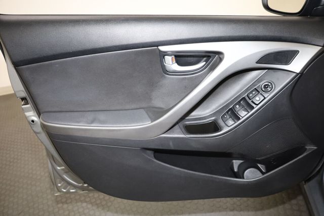 Thumbnail: 2014 Hyundai Elantra - 27