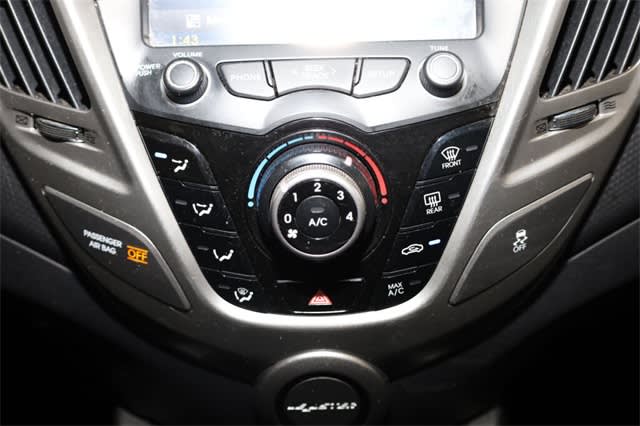 2014 Hyundai Veloster Base 34