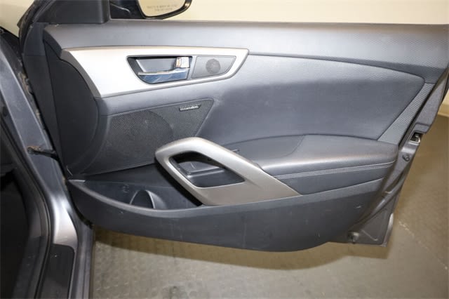 2014 Hyundai Veloster Base 28