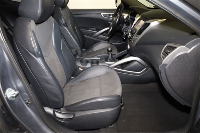 2014 Hyundai Veloster Base 27